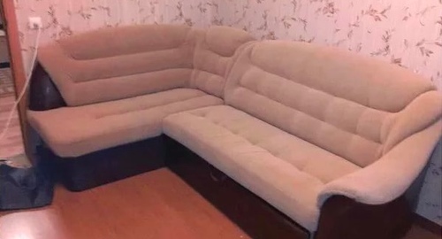 Перетяжка углового дивана. Боровичи