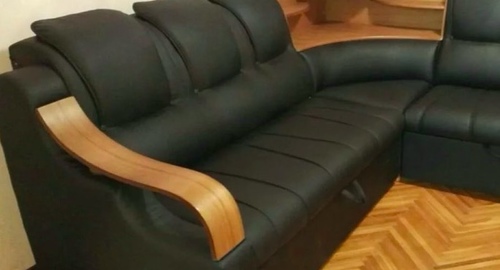 Перетяжка кожаного дивана. Боровичи